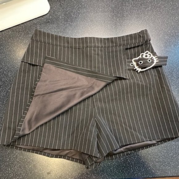 NWOT Hello Kitty Pinstripe Shorts | Size S - Picture 4 of 5